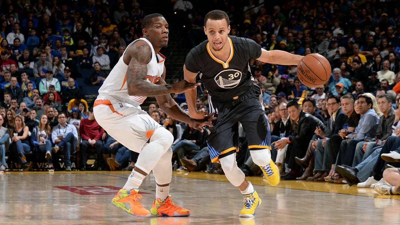 Curry scores 25, Warriors beat Suns to snap 2-game skid